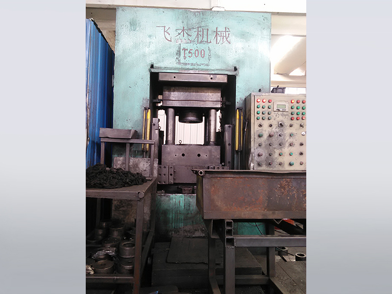 T500冷挤压机